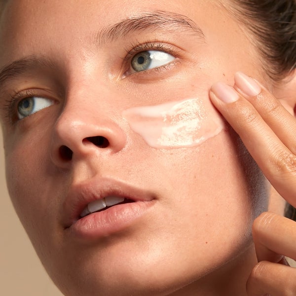 Model applying peptide serum
